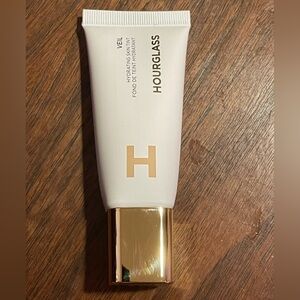 Hourglass Veil Skin Tint (Shade 3)